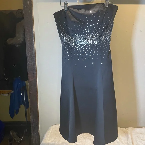 Cocktail Dress - Picture 2 of 7